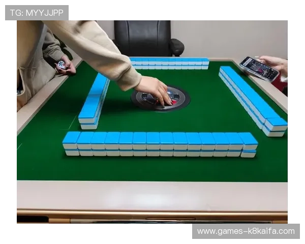 K8棋牌全面解析：最新版本玩法技巧与安全保障指南